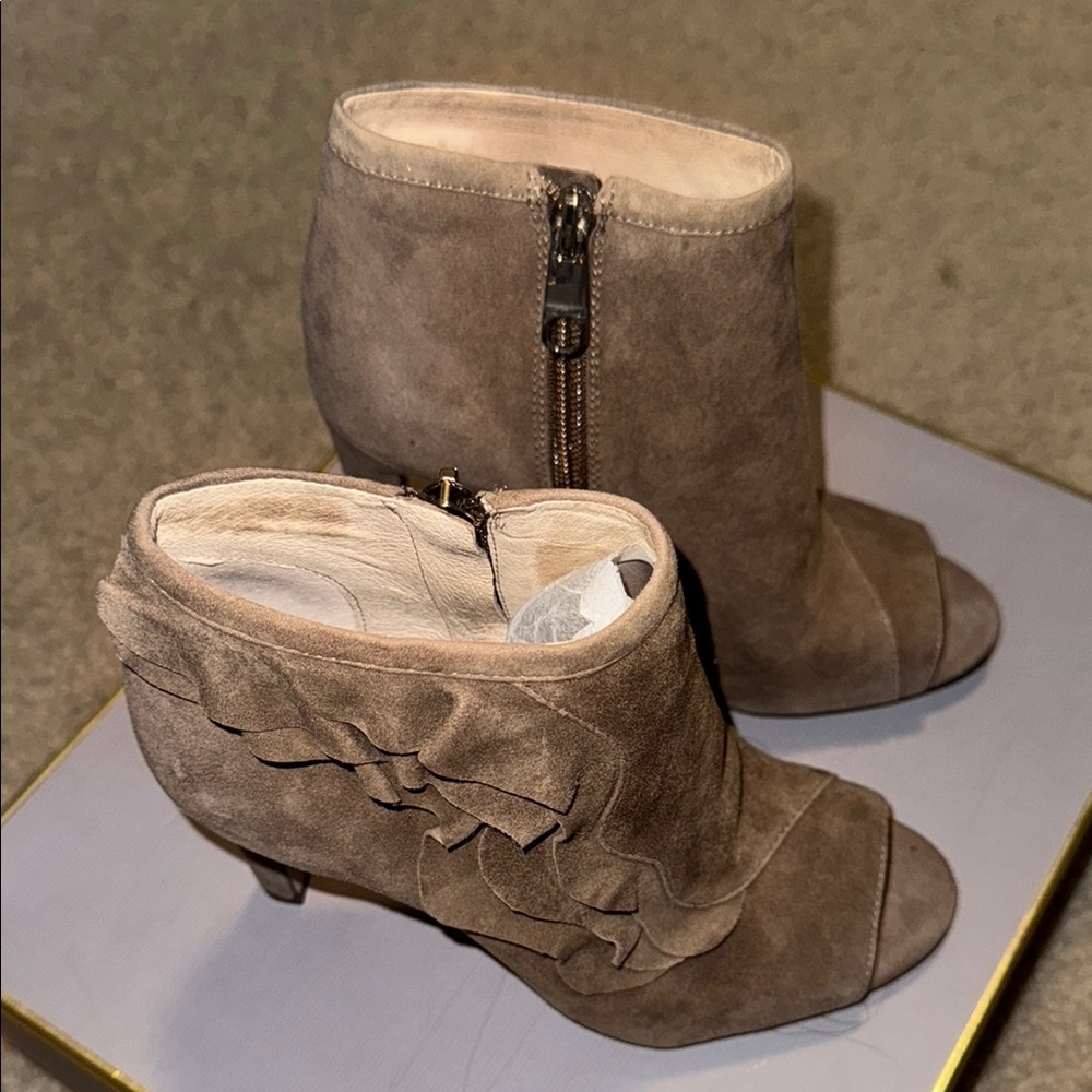 Chic Brown Suede Ankle Boots